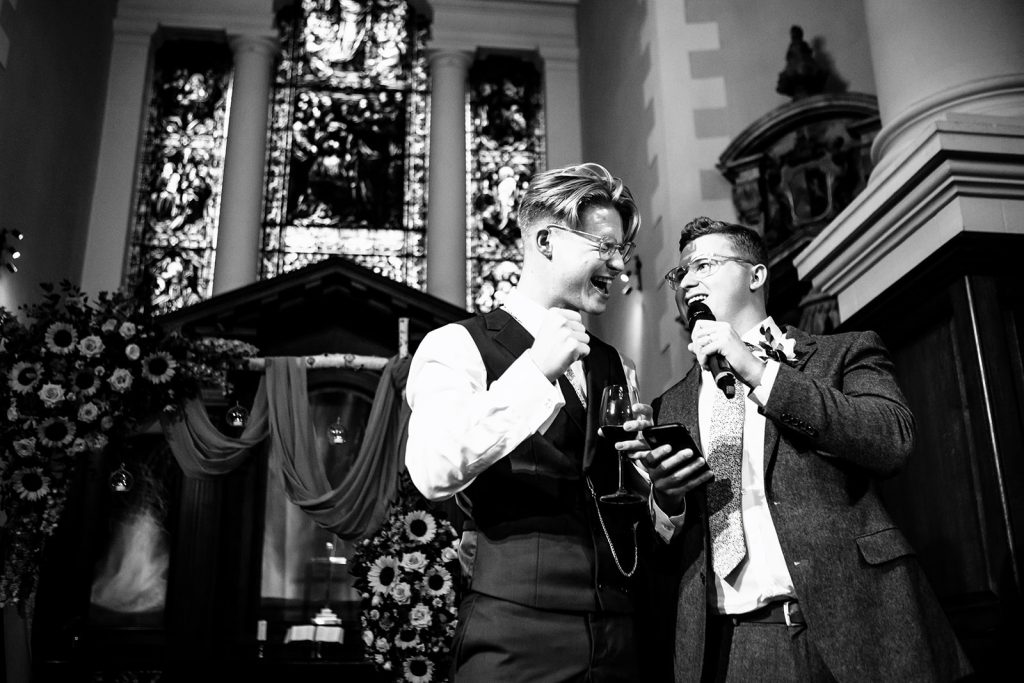 Groom-and-his-best-man-singing