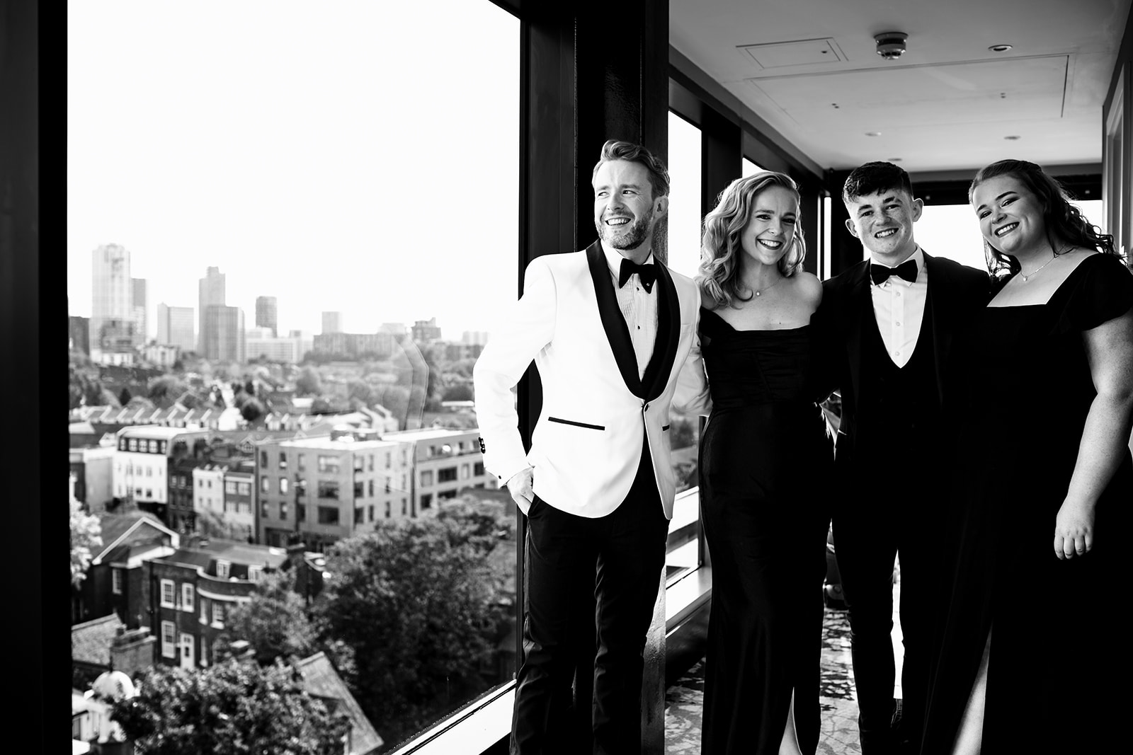 Groom-and-siblings-group-photo-overlooking-South-London
