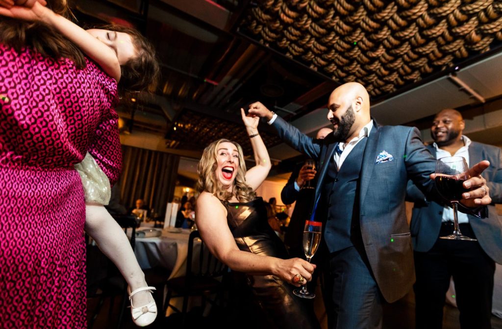 wedding guests dancing